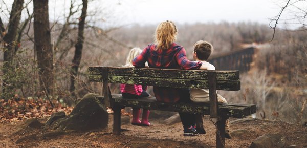Quels sont les outils et les supports pour pratiquer la relaxation avec son enfant ?